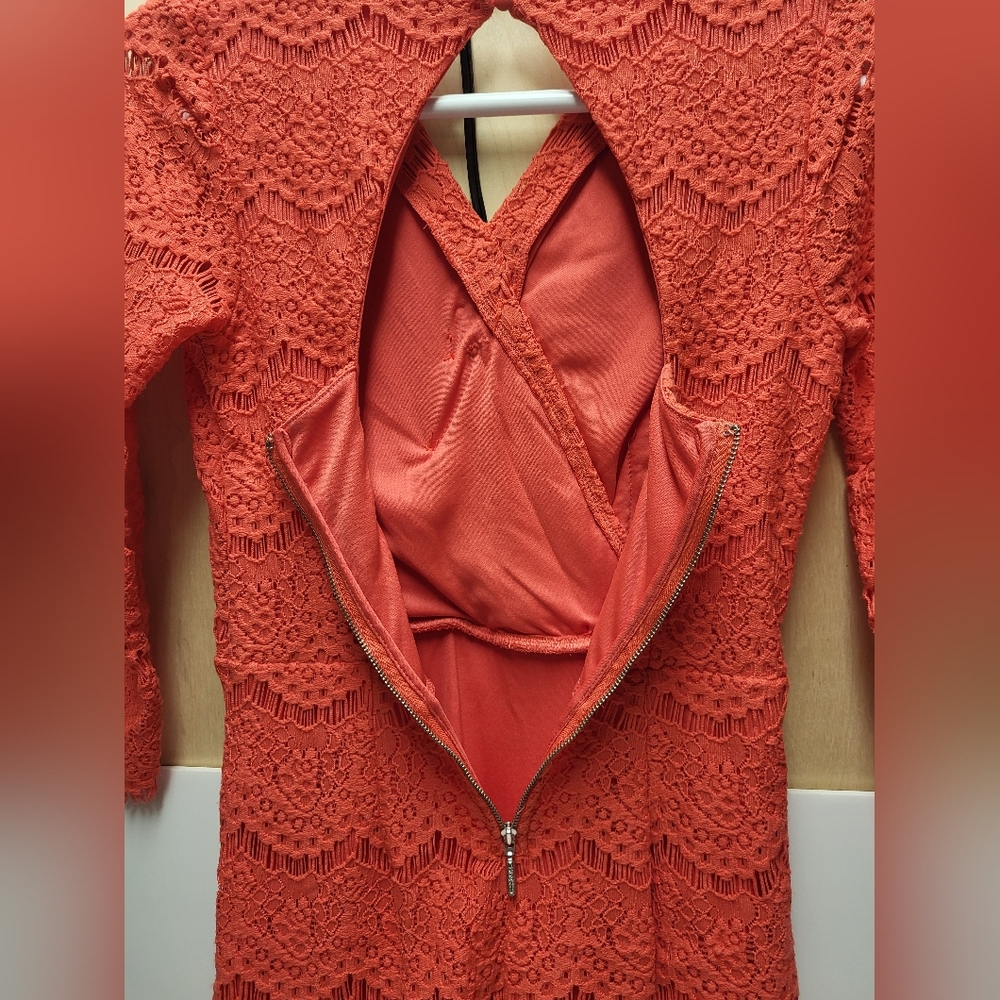 GUESS Women’s Lace Mini Dress Size Small - Picture 4 of 6